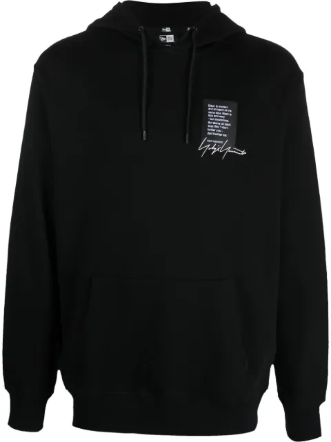 Yohji Yamamoto quote-patch drawstring hoodie Black HET94088