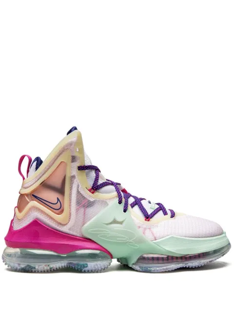 Nike LeBron 19 "Valentine's Day" sneakers White DH8459