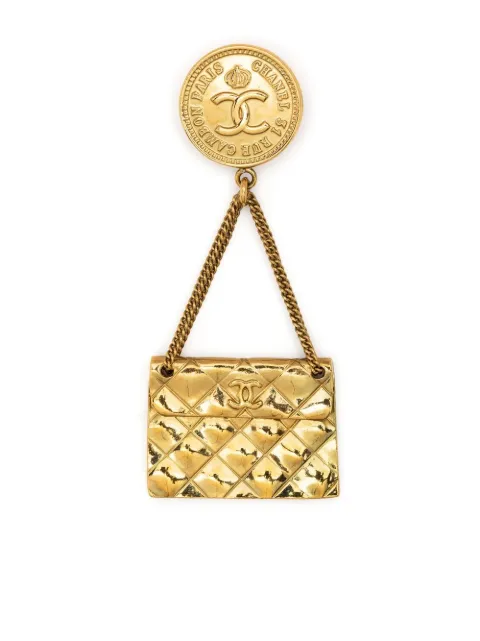 CHANEL Pre-Owned 1994 quilted bag-charm brooch Gold B94P