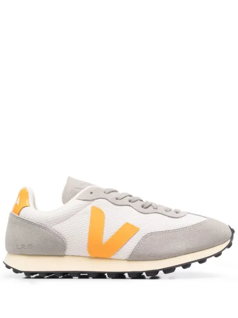 VEJA logo-patch low-top sneakers White RB0102828
