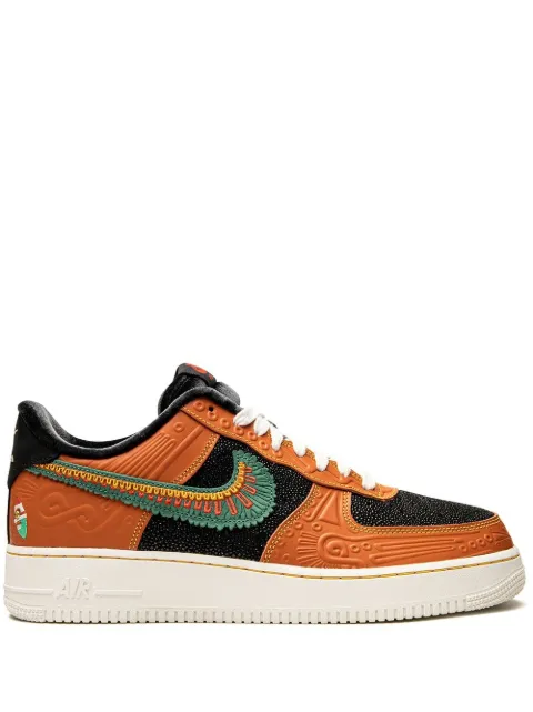 Nike Air Force 1 '07 LX "Siempre Familia" sneakers Orange DO2157