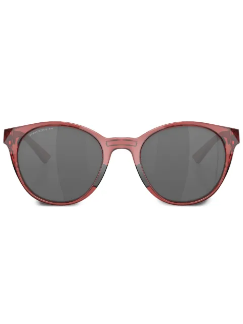Oakley Spindrift round-frame sunglasses Purple OO9474947407