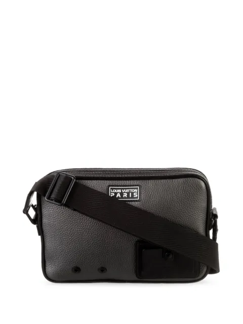 Louis Vuitton Pre-Owned 2020s calf leather crossbody bag Black GVJ1GLVSH005