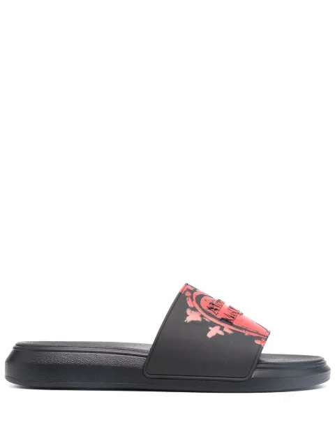 Alexander McQueen embossed logo slides Black 667807W4QS1