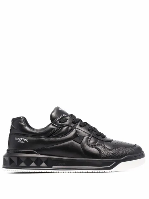 Valentino Garavani One Stud low-top nappa sneaker Black YS0E71NWN