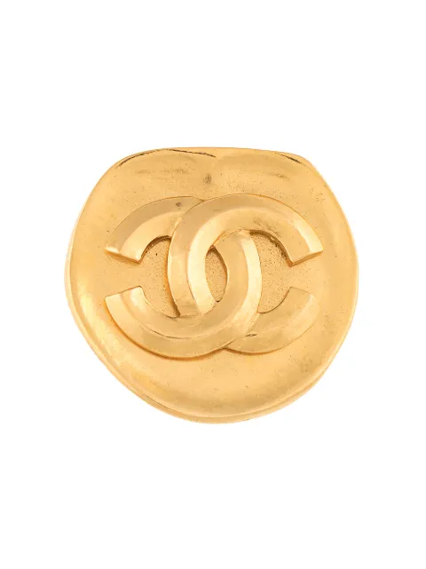 CHANEL Pre-Owned 1996 CC logo rounded brooch Gold B96P