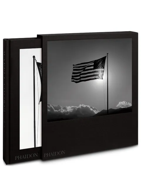 Phaidon Press Robert Mapplethorpe Black 9781838660208
