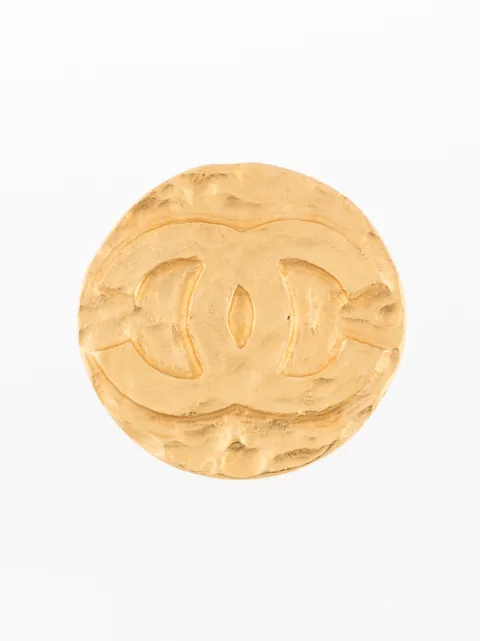 CHANEL Pre-Owned 1994 CC brooch Gold B94P