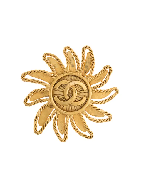 CHANEL Pre-Owned 1994 CC sun motif brooch Gold B94A