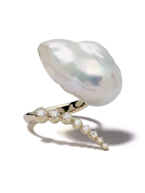 Mizuki 14kt yellow gold curved diamond and pearl ring Gold SBR42W